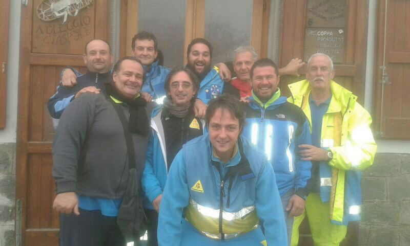 Tex along with some of his colleagues at the Misericordia of Pievepelago, and other provinces of the Emilia Romagna Soccorso Alpino.
